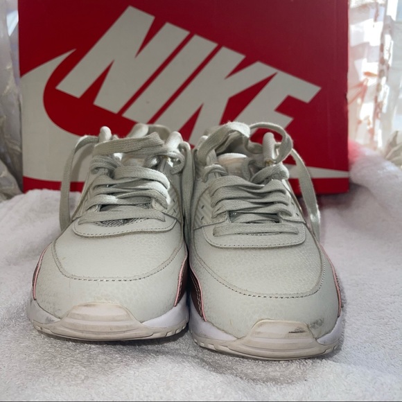 Women Air Max 90 Ultra SE “ Light bone”- Size 7 - Picture 4 of 9